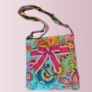 New Vibrant Floral Crossbody Bag with Pink Accents